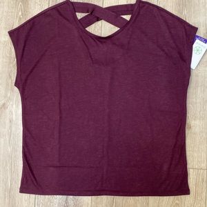 New with tag GAIAM athletic flow tank top cris cross back Size Med Wine Burgundy